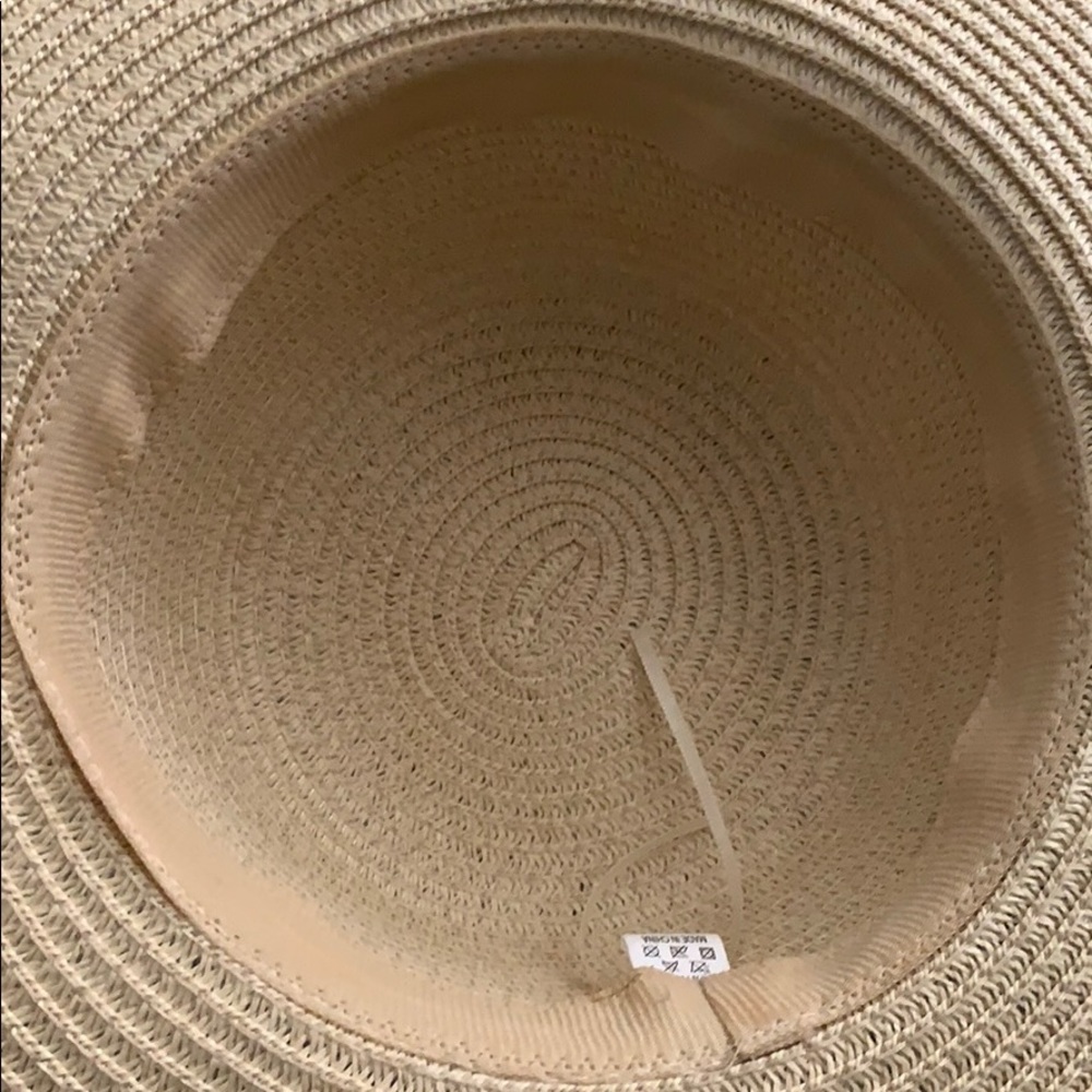 Resting Beach face straw hat!! Adorable worn once! - Picture 3 of 4